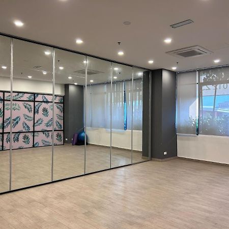 Sky Trees Bukit Indah Aeon Netflix A16 Apartment Johor Bahru Bagian luar foto