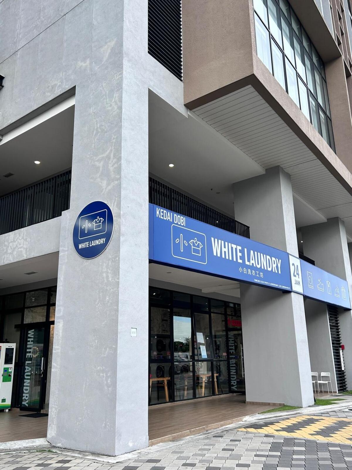 Sky Trees Bukit Indah Aeon Netflix A16 Apartment Johor Bahru Bagian luar foto